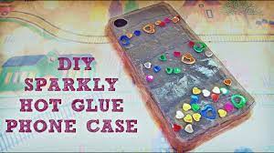 Read how to make a homemade phone case from scratch using three different materials including silicone, felt, and hot glue. Diy Phone Case With Hot Glue Gun Easy Phone Case Design Maison Zizou Youtube