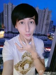 Meet Vincent Lau: Weibo's Controversial 'Weirdo'