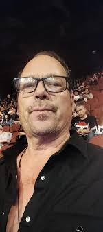 Always loved this old Kinks classic. 'Waterloo Sunset' as performed by  Robyn Hitchcock & friends (of whom I feel honoured to be included,  alongside Lol Tolhurst & Jon Bernstein) at last Saturday's