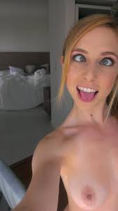 Goofy selfie Porn Pic - EPORNER