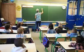 Les cours sont suspendus dans toutes les écoles primaires et secondaires des 4 commissions scolaires de la région aujourd'hui. Ecoles Fermees Dans Les Yvelines Les Maires Vont Devoir Faire Face Le Parisien