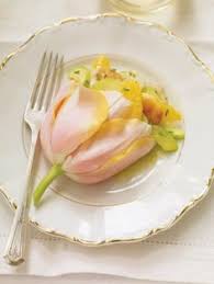 Edible flowers—such as nasturtiums, viola, clover, and calendula—are not only beautiful but also can be cultivated for food and healing. 43 Flowers You Can Eat Ideas Flowers Edible Flowers Edible Flowers Recipes