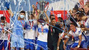 Este jueves, el tricampeón del fútbol chileno universidad católica se tomó la fotografía oficial y acá te mostramos la trastienda del momento que quedó inmortalizado para los hinchas cruzados. La Uc Se Suma Los Otros Tricampeones De Chile