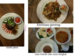 Omah sendok tempatnya agak nyempil dan tersembunyi gt yaa, tp sebenernya restonya sendiri cukup luas, ada indoor dan outdoor dengan pemandangan kolam yang asri. Omah Sendok Di Senopati Jakarta Cari Angin