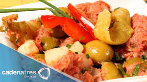 El bacalao es un pescado muy común, y puedes cocinarlo de varias maneras. Receta Bacalao Navideno Como Preparar Bacalao A La Vizcaina Recetas Navidenas Youtube