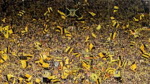 Dortmund, including arrivals, departures and loans. Borussia Dortmund Der Braune Fleck Auf Der Gelben Wand Zeit Online