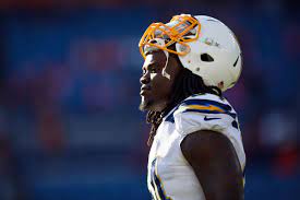 Edge defender melvin ingram is in for a free agent visit monday, an nfl source tells the miami herald. Beasley Miami Dolphins Host Veteran Edge Rusher Melvin Ingram For A Visit The Phinsider