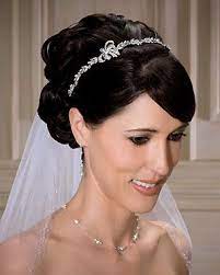 2010 Wedding Veil Headpiece Tiara Trends Tiara Hairstyles Bride Hairstyles Wedding Hair And Makeup