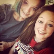 Anna Chasteen's Instagram, Twitter & Facebook