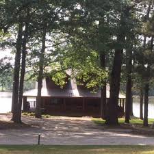 You Can Rent Tony Stark S Lakeside Cabin From Avengers Endgame On Airbnb Lakeside Cabin Cabins In The Woods Tony Stark