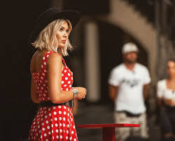 Smiley și trecutul fierbinte al ginei pistol. Ce Meserie A Avut Gina Pistol Inainte De A Deveni CelebrÄƒ Muncesc De La 17 Ani Stiri Mondene