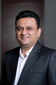 Mara Pappa Superhero (2024)