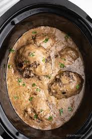 A good gravy is a must have when it comes to classic salisbury steak. How To Make Slow Cooker Salisbury Steak Pinkwhen