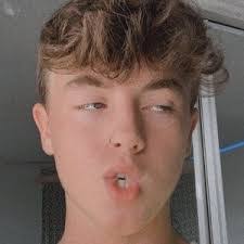 David Deville's Instagram, Twitter & Facebook