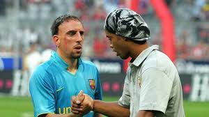 Say it ain't so, ronaldinho. Ein Weltstar Sagt Goodbye Ronaldinho Beendet Karriere Ribery Verneigt Sich Fussball News Sky Sport