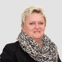 Karin Richards's Instagram, Twitter & Facebook