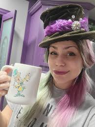 Just clocked out!! How was your day? Let's engage💕 follow me I follow back