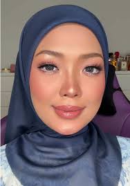 Sally Escobar's Natural Makeup Tutorial with Caramel