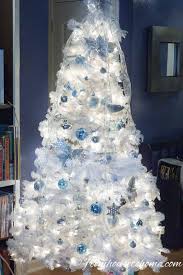 15 Elegant Christmas Tree Decorating Ideas
