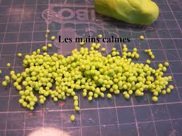 Les Mains Calmes Comment Faire Des Grappes De Raisin En Economisant Ses Boules Grappe De Raisin Raisin Comment Faire