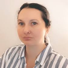 Julie Vinson's Instagram, Twitter & Facebook