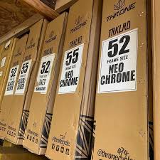 Black And Brown San Jose Re Stocked On Tracklords Black Neo Chrome And Pearlescent 52s N 55s Thronecycles Tracklord Neochrome Carbonfork Dropbars Tr Chrome Bike Shop Bicycle