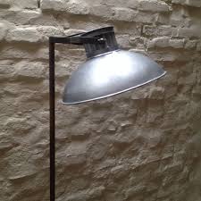 stoere vloerlamp staande lamp zink grijs industrieel landelijk vloerlamp lampen tafellamp