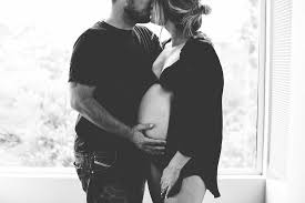 Black And White Couple Maternity Shoot Pin By Taylor Cole Photography On Black White Maternity Inspo Maternity Photoshoot Poses Indoor Maternity Photos Family Maternity Pictures