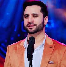 هنرمندان عزیز مقیم کابل طوری‌که در جریان قرار دارید "شبکه هنرمندان موسیقی  افغانستان" در اقدامی شایسته حمایت جمعی هنرمندان بیرون از کشور را جمع‌آوری  نموده و قرار است طی مراسمی به خانواده