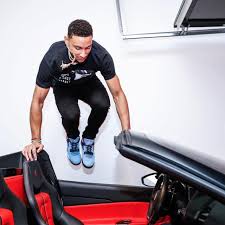 Idiot jumps into cactus подробнее. The Blue Sneakers Nike Air Jordan 4 Retro Cactus Jack X Travis Scott Worn By Ben Simmons Jumping Into A Car On An Instagram Post Spotern