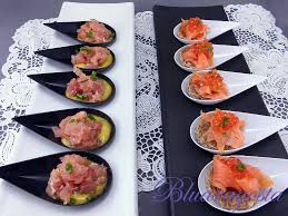 Oggi tartare di ricciola con salsa al mango, una ricetta che unisce un pesce delicato, esaltato da un frutto tropicale dolce e leggermente speziato. Finger Food Di Tonno E Salmone Con Salsa Al Mango Bluaragosta
