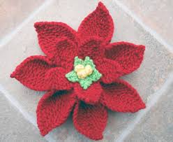 Knitted Poinsettia By Felt Doodle 2 Craftsy Knitted Flower Pattern Knitted Flowers Christmas Knitting