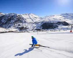 Il bacino dell´acqua fraggia è situato all´imbocco. Livigno In Winter Mottolino Fun Mountain