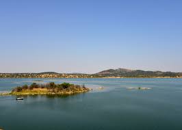 A praia fluvial de monsaraz está situada no centro náutico de monsaraz, inserida na albufeira de alqueva. Reguengos De Monsaraz Sossego Alentejano Nas Margens Do Alqueva