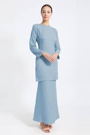 A baju kurung in midnight blue, embellished with sequins for just the right amount of sophisticated baju kurung with an elastic waistband that may comfortably accommodate a beautiful baby bump. Baju Kurung Moden Sapphire Baby Blue Shopperboard
