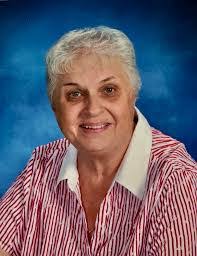 Deanna Holcomb's Instagram, Twitter & Facebook