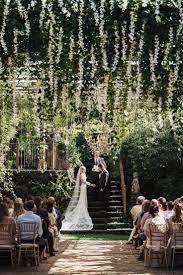 Amazing Destination Wedding Photography In Maui Maui Destination Wedding Wedding Venues Hawaii Haiku Mill Wedding