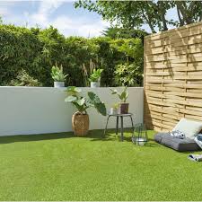 Notre Top 10 Des Materiaux Pour La Terrasse En 2020 Petits Jardins D Herbes Gazon Artificiel Petits Jardins