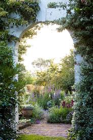 The Breathtaking Gardens Of Historic Brickendon Estate Estate Garden Urban Garden Beautiful Gardens