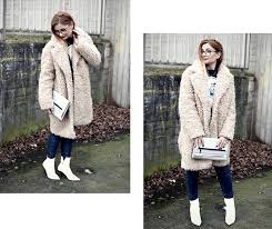 Capo 2.bund / weißes boot c g7 wenn der wind auf dem meer schlafen geht und ein traum wie von fern zu mir weht. Weisse Stiefeletten Richtig Stylen Weisse Schuhe Love Or Hate Outfit Die Edelfabrik Der U40 Blog Fur Mode Beauty Reise Und Lifestyle Fur Frauen Ab 30 Und Ab 40