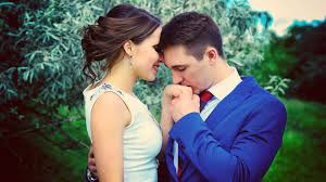 Love Couple Kissing Hand Expression Of Love Romantic Couple Wallpapers Hd 1920x1200 Wallpapers13 Com