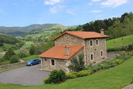 Casa rural el cierruco en santillana del mar | cantabria. Casa Rural La Cabana Del Abuelo De Selaya Has Dvd Player And Mountain Views Updated 2020 Tripadvisor Selaya Vacation Rental