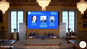 James peebles a fost premiat pentru formulări teoretice privind cosmologia fizică, iar michel mayor împreună cu didier queloz, pentru descoperirea. Premiul Nobel Pentru FizicÄ 2020 A Fost CaÈtigat De CercetÄtorii Roger Penrose Reinhard Genzel Èi Andrea Ghez Pentru Cele Mai Intunecate Secrete Ale Universului Edupedu Ro