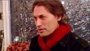 I've never been star struck over an accessory, but last night ...it finally  happened! I was hanging out with my good buddy Brian Krauss aka “the man in  the RED scarf” aka