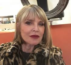 sandylintermakeup💄 Holidays 1995, I fell in love with Persian cats, and  rescued 4 of them! Myself with Traci. Such good natured kitties, I used to  take them all