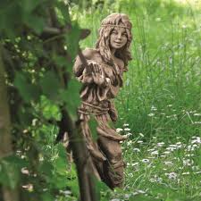 Lustige Steinguss Gartenskulptur Adele Es ist wohl allen bekannt, dass der stein das nachhaltigste material und auch eines der edelsten darstellt.