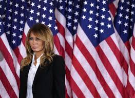 Lui gravita in un'orbita molto laterale, molto ai confini dello spazio, con la segreta speranza di poterla riacchiappare, un giorno o l'altro. Melania Trump Divoriza Da Donald Ecco Tutta La Verita