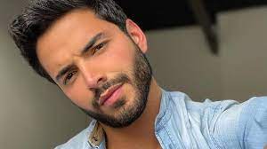 Sebastián Carvajal enloquece a sus seguidores con foto de sus pectorales |  Tendencias | LOS40 Colombia