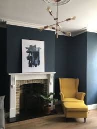 Wohnzimmer Transformation Hague Blue Farrow Und Ball Holzofen Gelber Ikea Sessel Pendelleuch Gelbes Wohnzimmer Marine Wohnzimmer Viktorianisches Wohnzimmer