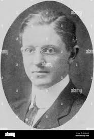 Empire state notables, 1914 . LEO FASSLER Counsellor-at-Law New Yorl; City.  W. HASTINGS SWENARTON Patent and Corporation Law, Ex-Examiner U. S. Patent  Offlce New York City Empire State Notables LAWYliKS 235 Stock